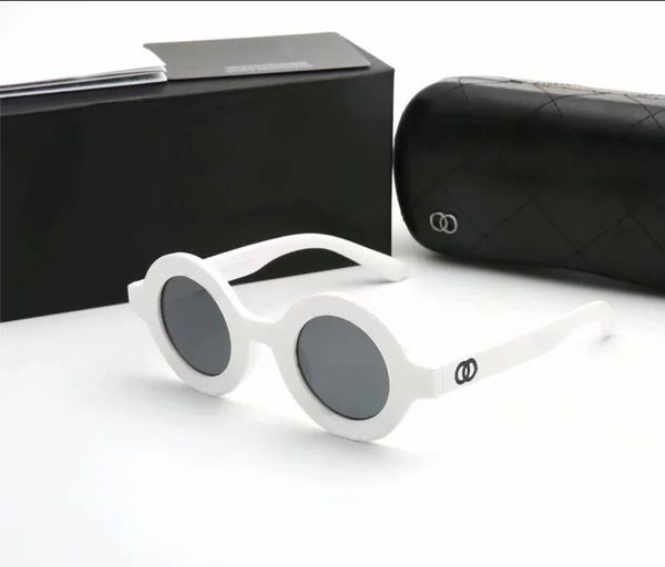classic fashion edition 01945 sunglasses metal retro sunglasses for men and women, White;black
classic fashion edition 01945 sunglasses metal retro sunglasses for men and women, White;black