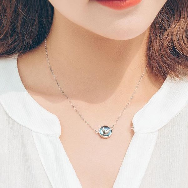 woman creative mermaid crystal pendant fashion simple clavicle chain student necklace chokers, Golden;silver
woman creative mermaid crystal pendant fashion simple clavicle chain student necklace chokers, Golden;silver