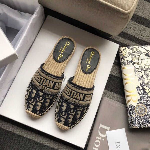 2021 american flat bottom sandals summer fashion new european and fisherman's baotou embroidery large size inner height slipper yw yw, Black
2021 american flat bottom sandals summer fashion new european and fisherman's baotou embroidery large size inner height slipper yw yw, Black