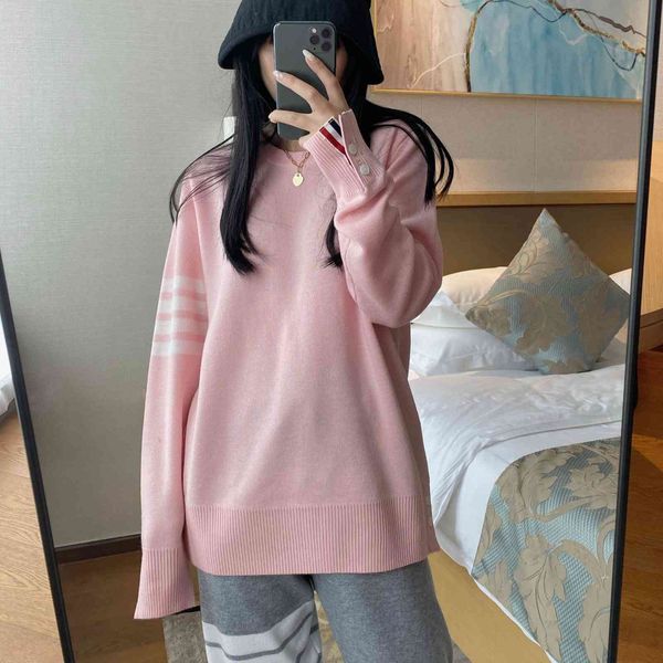 autumn winter new tb solid color men's and women's lovers' round neck pullover four bar wool bottomed sweater trend, White;black
autumn winter new tb solid color men's and women's lovers' round neck pullover four bar wool bottomed sweater trend, White;black