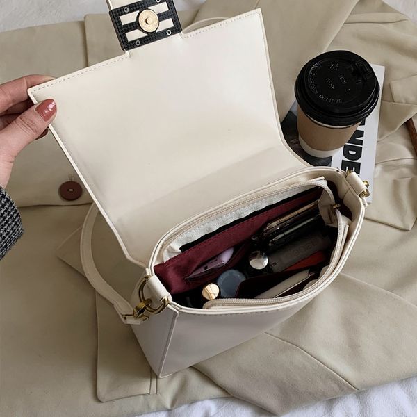new pu leather women's bag version british style wide shoulder belt single shoulder bag messenger s handbags sale
new pu leather women's bag version british style wide shoulder belt single shoulder bag messenger s handbags sale