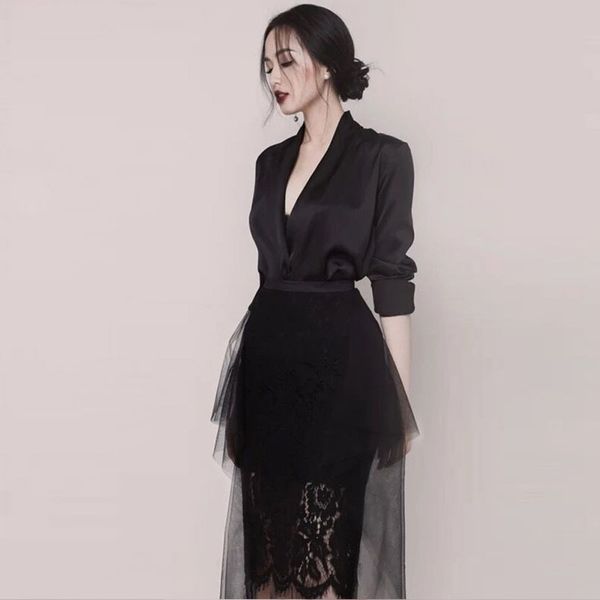 llzacoosh runway spring skirt suits fashion white deep v neck shirt women suits + irregula mesh patchwork lace skirt suits 210514
llzacoosh runway spring skirt suits fashion white deep v neck shirt women suits + irregula mesh patchwork lace skirt suits 210514