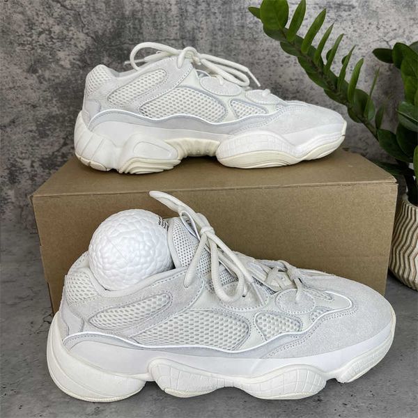 2022 running shoes mesh spring and fall breathable fluorescence lace up men women sneakers reflection with box gift size eur36-48
2022 running shoes mesh spring and fall breathable fluorescence lace up men women sneakers reflection with box gift size eur36-48