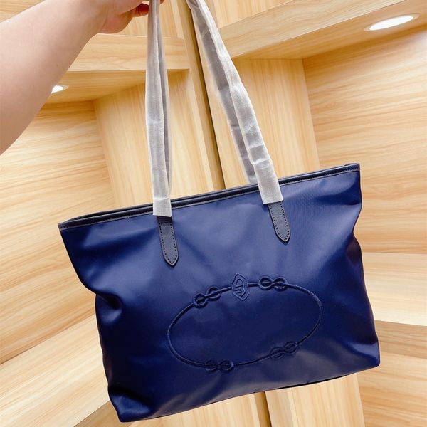 tote handbag designer bag shoulder bags ladies handbags totes crossbody genuine leather luxury shopping high-capacity with the original box
tote handbag designer bag shoulder bags ladies handbags totes crossbody genuine leather luxury shopping high-capacity with the original box