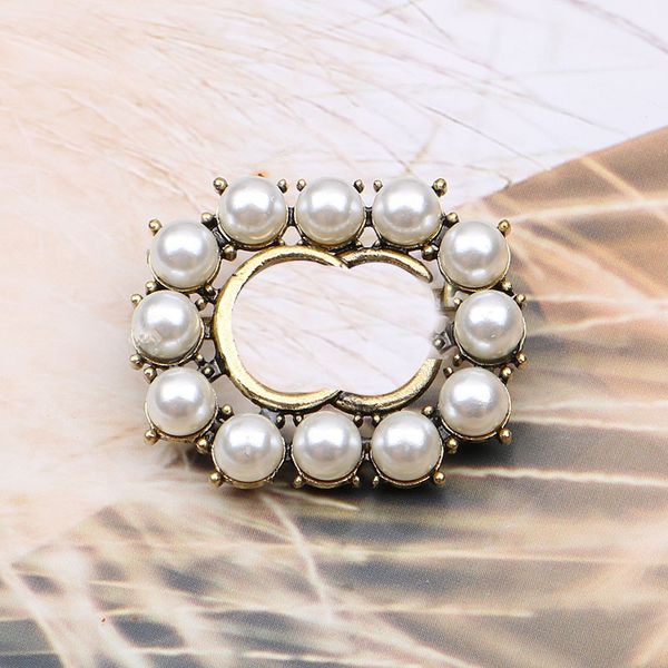 wholesale 18k gold plated letter brooches design luxurys brooch vintage women rhinestone pin fashion jewelry clothing decoration accessories, Gray
wholesale 18k gold plated letter brooches design luxurys brooch vintage women rhinestone pin fashion jewelry clothing decoration accessories, Gray