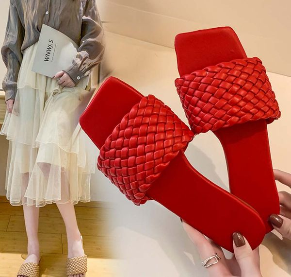 2021 classics paris fahsion women slippers summer girls beach slides black white red flip flops floral brocade gear bottoms sandals 1431
2021 classics paris fahsion women slippers summer girls beach slides black white red flip flops floral brocade gear bottoms sandals 1431