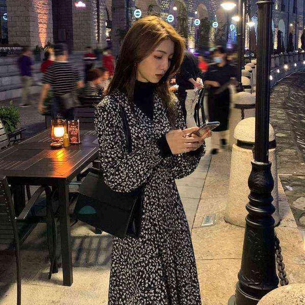 casual dresses korean black floral dr's 2022 autumn style temperament fake two thin medium length bottomed long skirts, Black;gray
casual dresses korean black floral dr's 2022 autumn style temperament fake two thin medium length bottomed long skirts, Black;gray