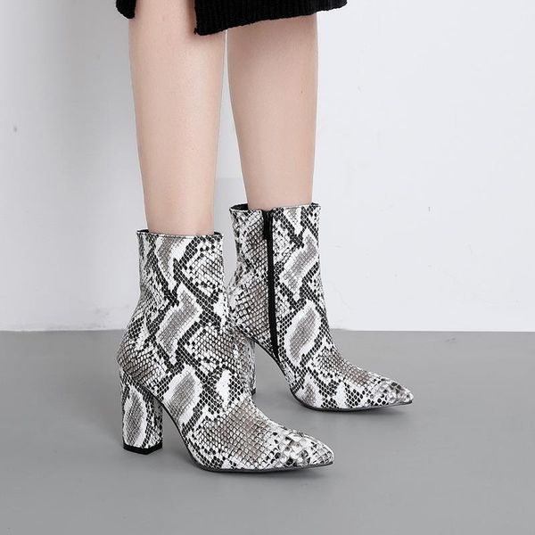 boots 2021 fashion ankle snake print design women's pointed toe square heel leopard shoes, Black
boots 2021 fashion ankle snake print design women's pointed toe square heel leopard shoes, Black
