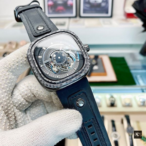 2021 new rechargeable sports lighter men's watch electric leisure creative windproof flameless cigarette cigar smoking, Slivery;brown
2021 new rechargeable sports lighter men's watch electric leisure creative windproof flameless cigarette cigar smoking, Slivery;brown