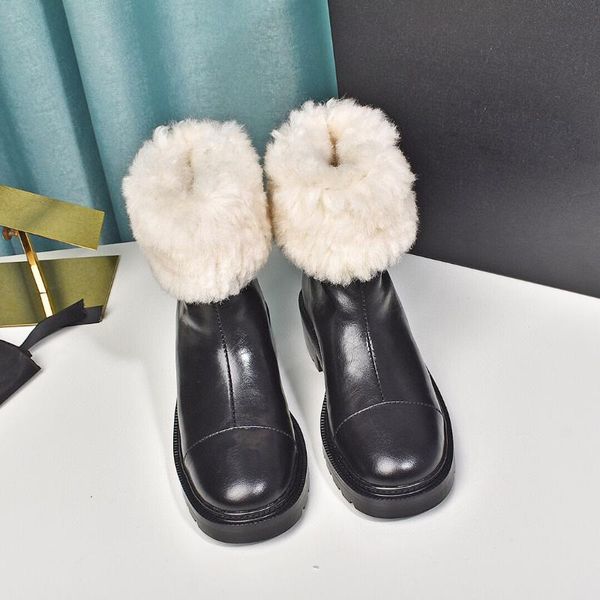 boots with winter simplicity keep warm wool women shoes snow one piece of fur no more than knee long tube two wear, Black
boots with winter simplicity keep warm wool women shoes snow one piece of fur no more than knee long tube two wear, Black
