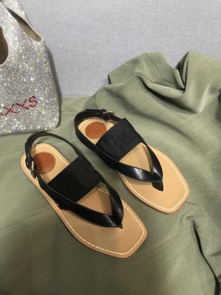2021 flip flops summer style letter cross sandal casual fashions big brand sandals 34-42 size fashion women's shoes beach flat bottom, Black
2021 flip flops summer style letter cross sandal casual fashions big brand sandals 34-42 size fashion women's shoes beach flat bottom, Black