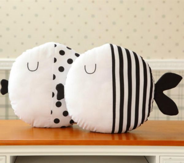 cushion/decorative pillow ins cotton and linen removable house moon drop children's room decoration sofa cushion
cushion/decorative pillow ins cotton and linen removable house moon drop children's room decoration sofa cushion