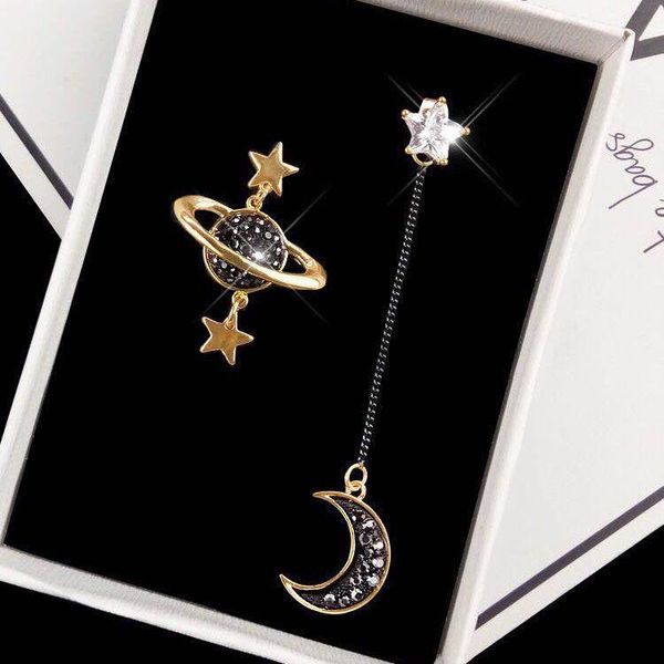 asymmetric star moon silver colour hypoallergenic earrings korean fashion temperament long personalized female stud, Golden;silver
asymmetric star moon silver colour hypoallergenic earrings korean fashion temperament long personalized female stud, Golden;silver
