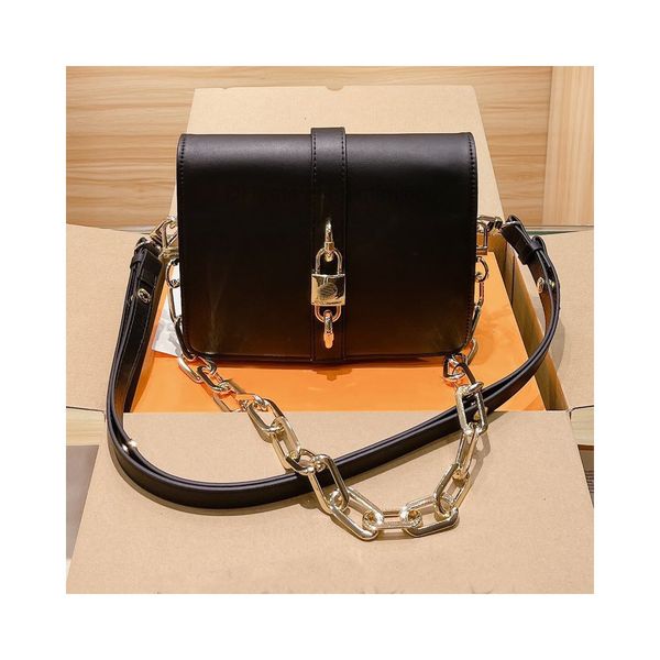 women handbag crossbody shoulder bag magnetic message bags genuine leather classic letter chunky chain vintage lock hardware adjustable
women handbag crossbody shoulder bag magnetic message bags genuine leather classic letter chunky chain vintage lock hardware adjustable