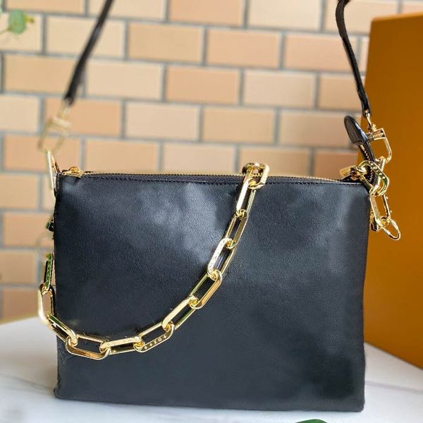 luxurys desginers women small totes chain bags 2021 handbags fashion style real leather pillow crossbody baguette bag for ladies size 26-20-
luxurys desginers women small totes chain bags 2021 handbags fashion style real leather pillow crossbody baguette bag for ladies size 26-20-