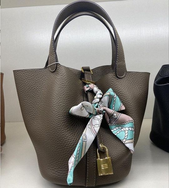 vegetable basket bags picotin lock female genuine leather 2021 first layer cowhide handbag large capacity bucket bag brand tote luxury d2mi# 
vegetable basket bags picotin lock female genuine leather 2021 first layer cowhide handbag large capacity bucket bag brand tote luxury d2mi#