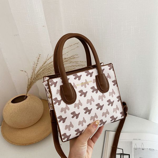 daily bag womens 2021 new fashionable texture high sense minority all-match spring/summer fashionable stylish portable shoulder messenger ba
daily bag womens 2021 new fashionable texture high sense minority all-match spring/summer fashionable stylish portable shoulder messenger ba