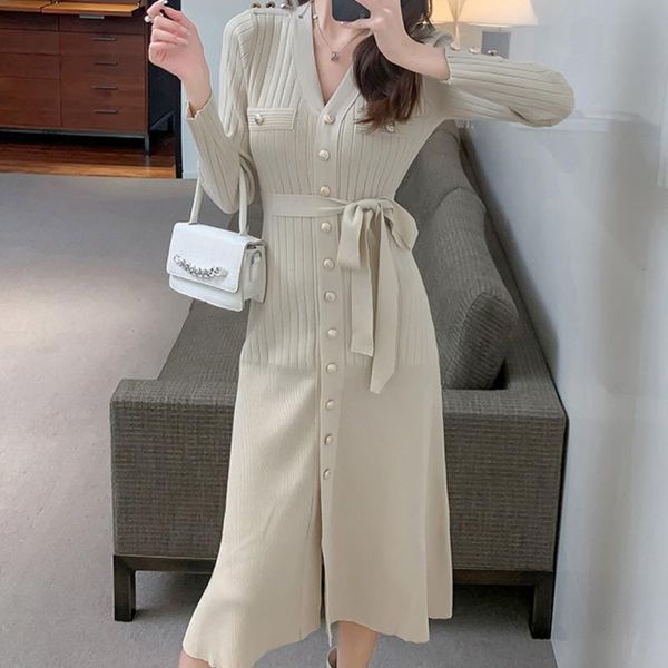 casual dresses 2021 autumn korean chic minority fashion slim bottomed strappy dress buttons vintage knitted midi robe femme vestidos, Black;gray
casual dresses 2021 autumn korean chic minority fashion slim bottomed strappy dress buttons vintage knitted midi robe femme vestidos, Black;gray