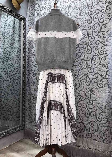 capris turtleneck 2021 autumn winter style women vintage print patchwork short sleeve mid-calf length grey blue sweater, Black;gray
capris turtleneck 2021 autumn winter style women vintage print patchwork short sleeve mid-calf length grey blue sweater, Black;gray
