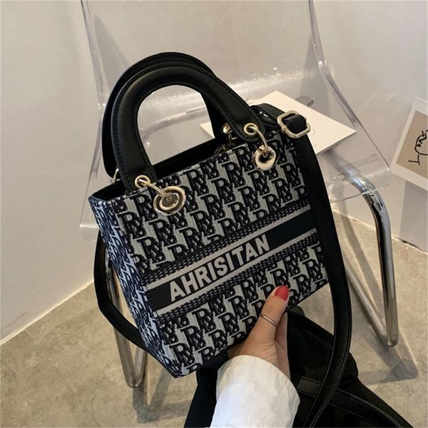 designer sale advanced sense of foreign style portable small bag female 2022 new fashion net red versatile one shoulder messenger bag
designer sale advanced sense of foreign style portable small bag female 2022 new fashion net red versatile one shoulder messenger bag