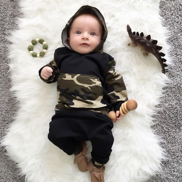 camouflage hoodie with pocket and pants 2pcs set for toddler and baby boy clothes, White
camouflage hoodie with pocket and pants 2pcs set for toddler and baby boy clothes, White
