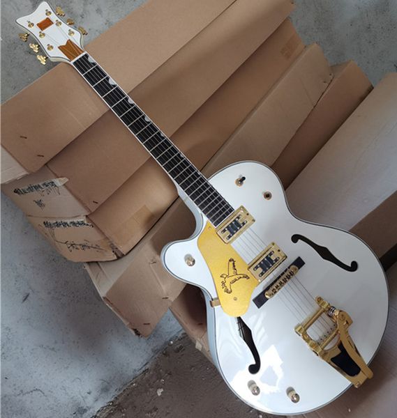 in stock left-handed body big tremolo bridge electric guitar with rosewood fingerboard,golden hardware,can be customized
in stock left-handed body big tremolo bridge electric guitar with rosewood fingerboard,golden hardware,can be customized