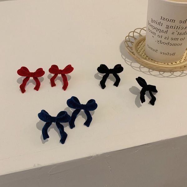 needle s925 silver bow earrings commuting simple temperament net red korean version fashion small autumn and winter female, Golden
needle s925 silver bow earrings commuting simple temperament net red korean version fashion small autumn and winter female, Golden