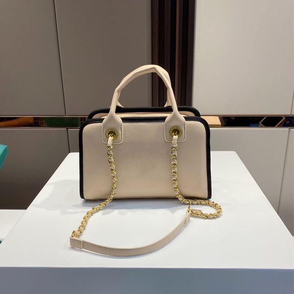 Handbags Tote Bag Designer Shoulder Bags Handbag Totes Luxury Genuine leather Fashion brand Gold chain High-quality size 27*18 cm With origi
Handbags Tote Bag Designer Shoulder Bags Handbag Totes Luxury Genuine leather Fashion brand Gold chain High-quality size 27*18 cm With origi