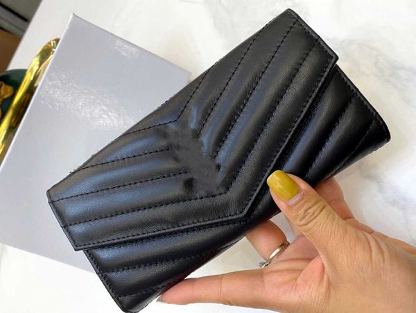 large capacity super beautiful ladies wallet simple style messenger shopping bag crossbody luxurys handbags coin purs, Black;red
large capacity super beautiful ladies wallet simple style messenger shopping bag crossbody luxurys handbags coin purs, Black;red