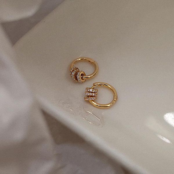 hoop & huggie minimal glossy earrings gold detachable small perforated for women 2021, Golden;silver
hoop & huggie minimal glossy earrings gold detachable small perforated for women 2021, Golden;silver