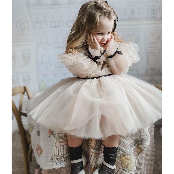 childrens summer fashion new selling girls birthday puff sleeve puffy gauze strap princess one-shoulder dress, Red;yellow
childrens summer fashion new selling girls birthday puff sleeve puffy gauze strap princess one-shoulder dress, Red;yellow