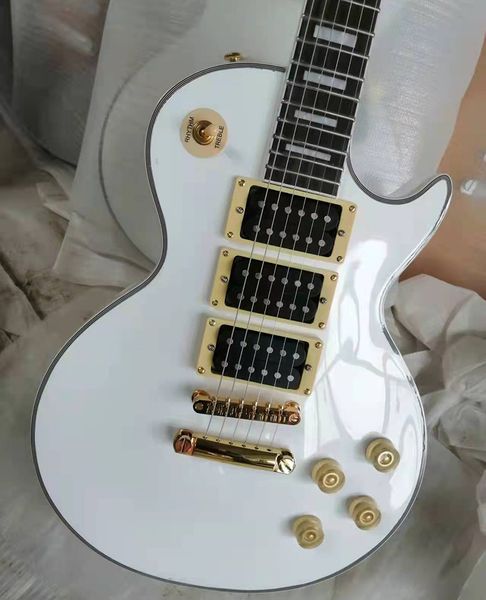 new arrival peter frampton signature guitar maple fingerboard, chibson electric guitarra, 3 pickups white color
new arrival peter frampton signature guitar maple fingerboard, chibson electric guitarra, 3 pickups white color