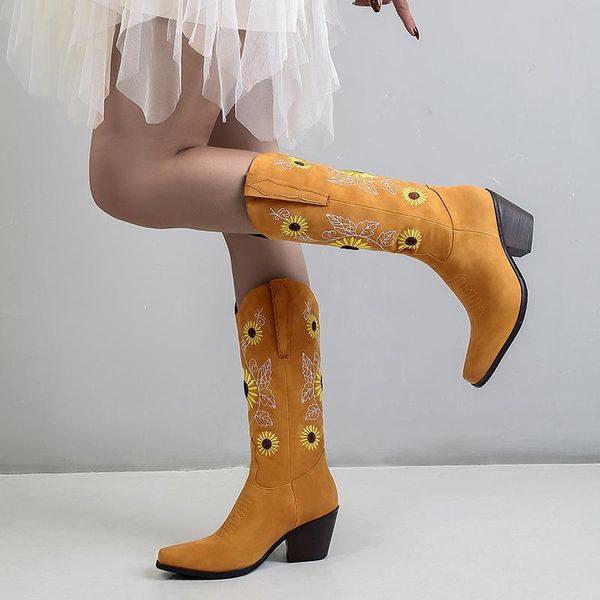boots women mid-calf 2021 autumn european and american retro thick-heeled western knight embroidery 3 colors, Black
boots women mid-calf 2021 autumn european and american retro thick-heeled western knight embroidery 3 colors, Black