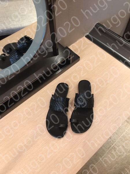 luxury designer slippers man women letter embroidery design leather flat shoes pantoufle summer beach lady 35~45 with box, Black
luxury designer slippers man women letter embroidery design leather flat shoes pantoufle summer beach lady 35~45 with box, Black