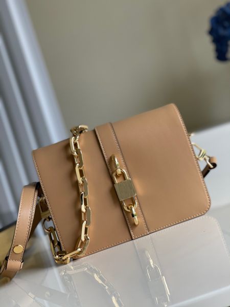 fashion leather shoulder bags handbags rendez-vous genuine calfskin with chunky chain starp tote cross-body bag lady purse
fashion leather shoulder bags handbags rendez-vous genuine calfskin with chunky chain starp tote cross-body bag lady purse