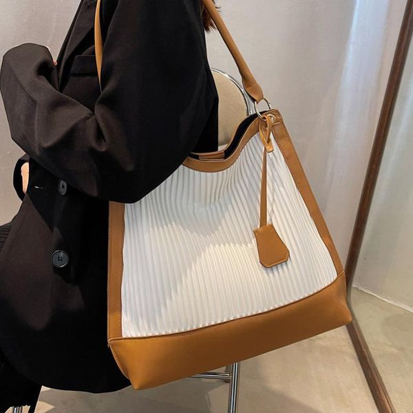 evening bags large-capacity hit color bag 2021 trendy summer simple female texture retro shoulder wild messenger bucket
evening bags large-capacity hit color bag 2021 trendy summer simple female texture retro shoulder wild messenger bucket