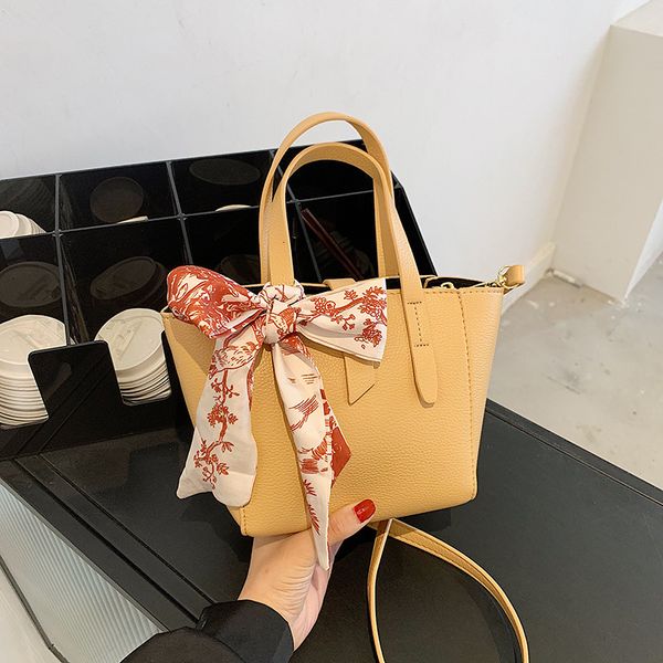 handbag this year's popular pure color simple bag women's summer 2021 fashion net red portable bucket messenger
handbag this year's popular pure color simple bag women's summer 2021 fashion net red portable bucket messenger