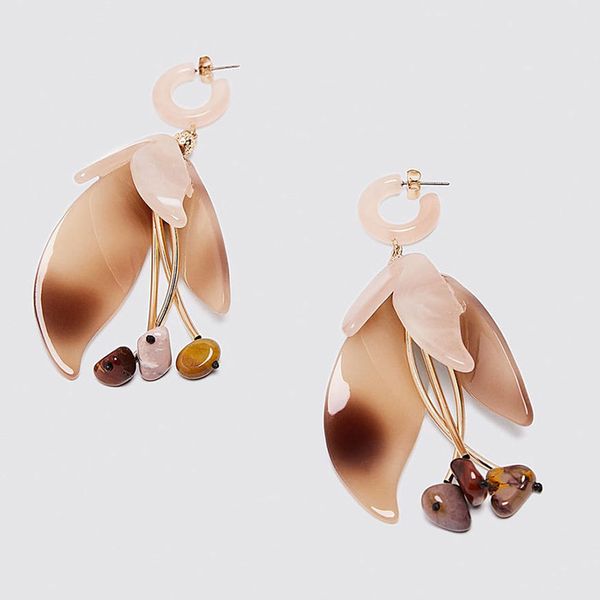 new women's designer earrings dangle versatile 925 silver resin flower earrings women's fashion exaggerated long earrings
new women's designer earrings dangle versatile 925 silver resin flower earrings women's fashion exaggerated long earrings