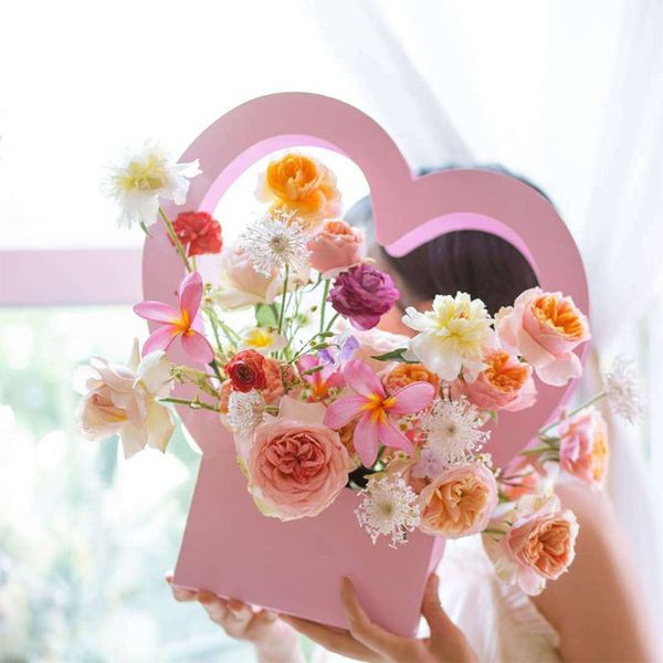 gift wrap heart portable flower packing box rose wrapping bag bouquet paper basket wedding valentine's party decor diy supplies
gift wrap heart portable flower packing box rose wrapping bag bouquet paper basket wedding valentine's party decor diy supplies