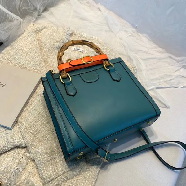 new retro bamboo handle bag shoulder women's crossbody handbag trendy niche bags
new retro bamboo handle bag shoulder women's crossbody handbag trendy niche bags