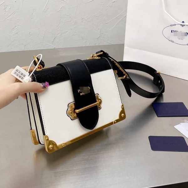 women luxurys designers bags 2021 womens handbags purses designer crossbody wallet bag louisbags_18 cowhide single flap small box versatile
women luxurys designers bags 2021 womens handbags purses designer crossbody wallet bag louisbags_18 cowhide single flap small box versatile