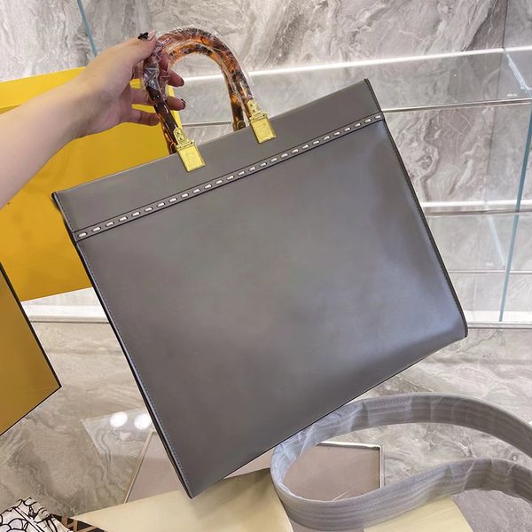2022 fashion ladies designer sunshine handbag leather bags shoulder messenger packet wide strap leather tote detachable aiguillette large ca
2022 fashion ladies designer sunshine handbag leather bags shoulder messenger packet wide strap leather tote detachable aiguillette large ca