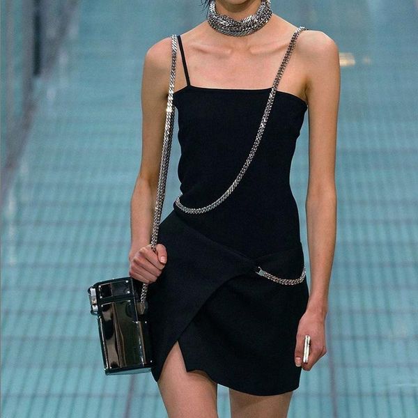 casual dresses 2021 cool ladies chains hip package pencil dress irregular split backless bodycon women slash neck spaghetti strap outfi, Black;gray
casual dresses 2021 cool ladies chains hip package pencil dress irregular split backless bodycon women slash neck spaghetti strap outfi, Black;gray