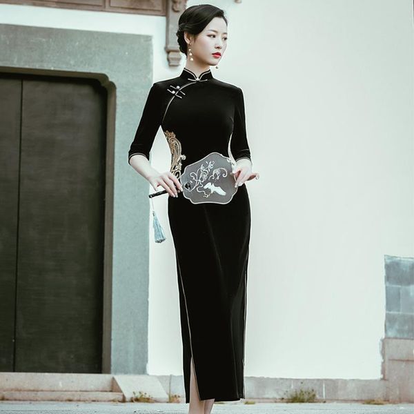female exquisite appliques button trim cheongsam black vintage slim elegant qipao temperament long classic chinese dress ethnic clothin, Red
female exquisite appliques button trim cheongsam black vintage slim elegant qipao temperament long classic chinese dress ethnic clothin, Red