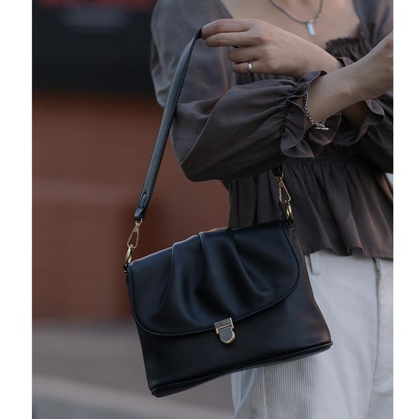 evening bags women's shoulder bag pleated clamshell-type hasp square luxury leather handbags wholesale 2021 elegant fashion female
evening bags women's shoulder bag pleated clamshell-type hasp square luxury leather handbags wholesale 2021 elegant fashion female