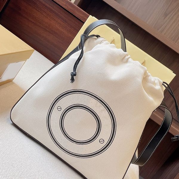 single shoulder underarm bag women handbag crossbody bags travel fashion plain canvas string interior zipper letter pattern bottom rivet
single shoulder underarm bag women handbag crossbody bags travel fashion plain canvas string interior zipper letter pattern bottom rivet