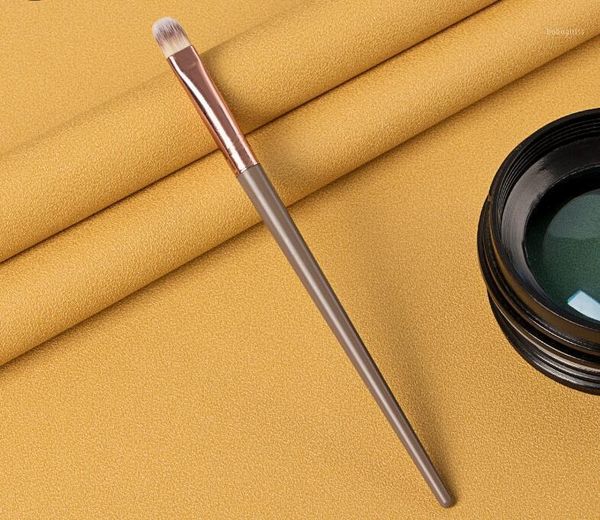 makeup tools single small lip brush plastic handle aluminum tube man-made fiber1
makeup tools single small lip brush plastic handle aluminum tube man-made fiber1