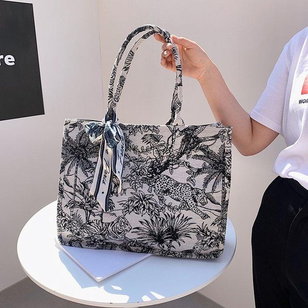 evening bags pearl design large capacity canvas crossbody handbags 2021 shoulder tote fashion printed shopping purses
evening bags pearl design large capacity canvas crossbody handbags 2021 shoulder tote fashion printed shopping purses