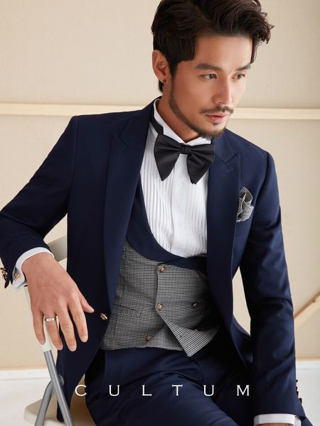 new arrival navy blue groom tuxedos peak lapel slim fit groomsman wedding 3 piece suit popular men business prom jacket blazer(jacket+pants+, Black;gray
new arrival navy blue groom tuxedos peak lapel slim fit groomsman wedding 3 piece suit popular men business prom jacket blazer(jacket+pants+, Black;gray