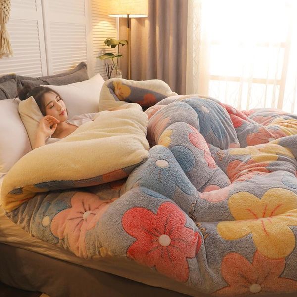 comforters & sets double sided down quilt, wool thi very warm, suitable for winter, spring and autumn
comforters & sets double sided down quilt, wool thi very warm, suitable for winter, spring and autumn